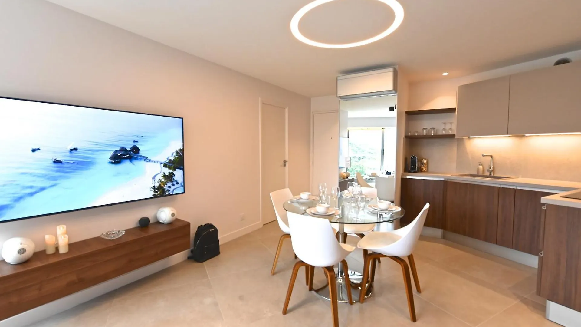 Appartement Luxe Vue Mer Et Collines Avec Piscine Mandelieu Daire